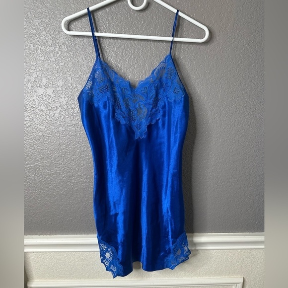 Vintage Victoria's Secret Gold Label - Royal Blue teddy size small - Picture 1 of 5